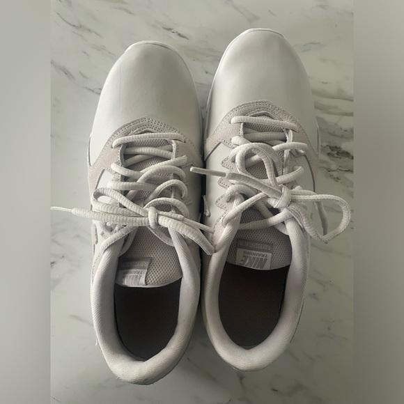 Nike Flex Essential Running Shoe - Picture 5 of 6